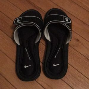 Nike slides